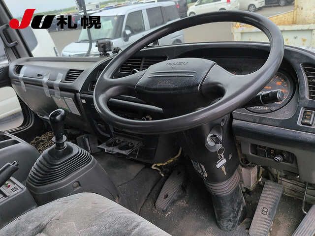 2003 Isuzu Forward auction photo 3