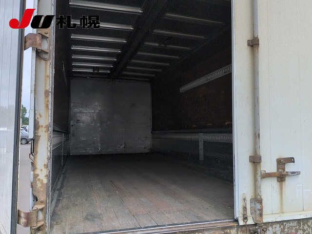 2003 Isuzu Forward auction photo 6
