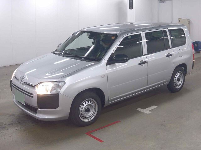 2025 Toyota Probox ハイブリットGX auction photo 4