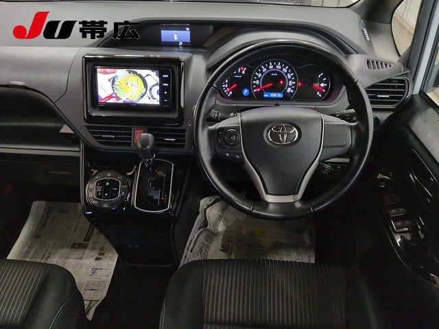 2017 Toyota Voxy ZS auction photo 3