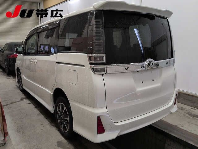 2017 Toyota Voxy ZS auction photo 5