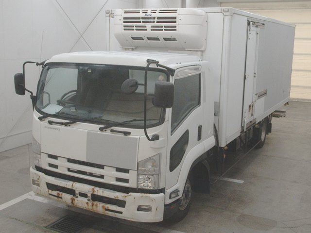 Japan Auction Vehicles 10 2013 Isuzu Forward Refrigerated and frozen trucks auction photo