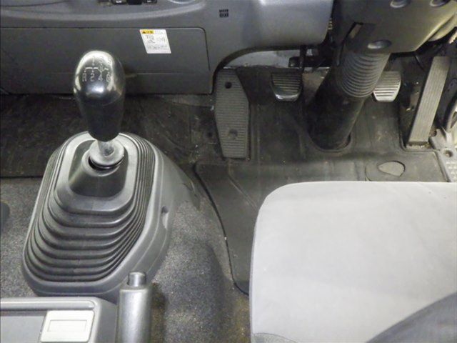 2013 Isuzu Forward Refrigerated and frozen trucks auction photo 8