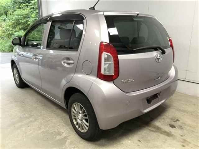 2016 Toyota Passo auction photo 2