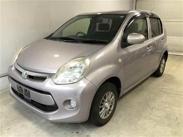 2016 Toyota Passo Japan auction vehicle