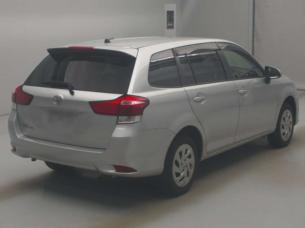 2021 Toyota Corolla Fielder EX 4WD auction photo 2