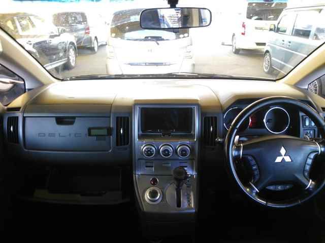 2007 Mitsubishi デリカD5 4WD Gナビパッケージ auction photo 8
