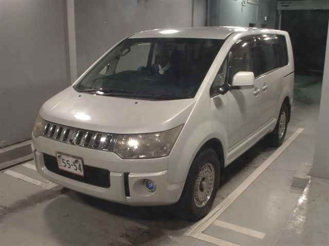 2007 Mitsubishi デリカD5 4WD Gナビパッケージ auction photo 4