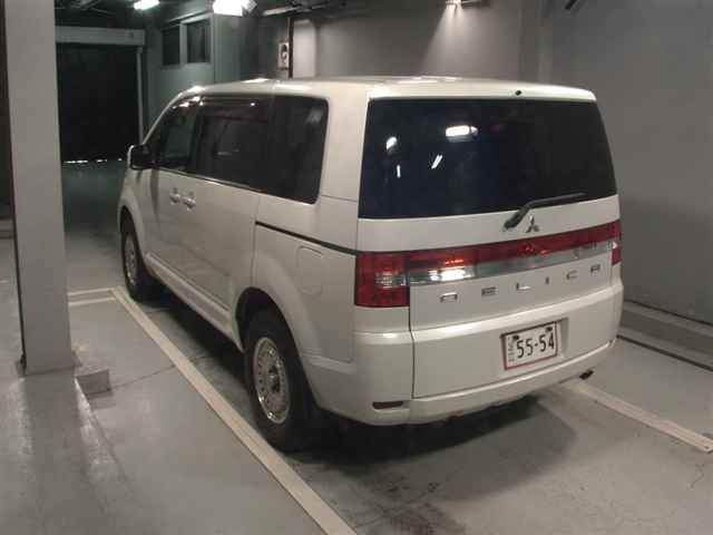 2007 Mitsubishi デリカD5 4WD Gナビパッケージ auction photo 2
