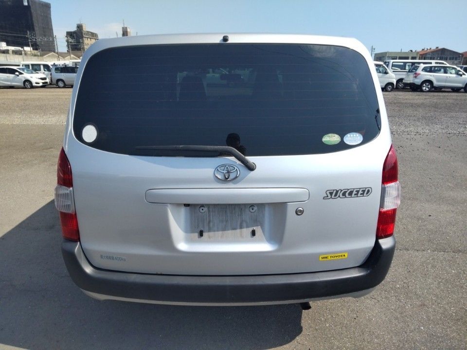 2016 Toyota Succeed auction photo 5