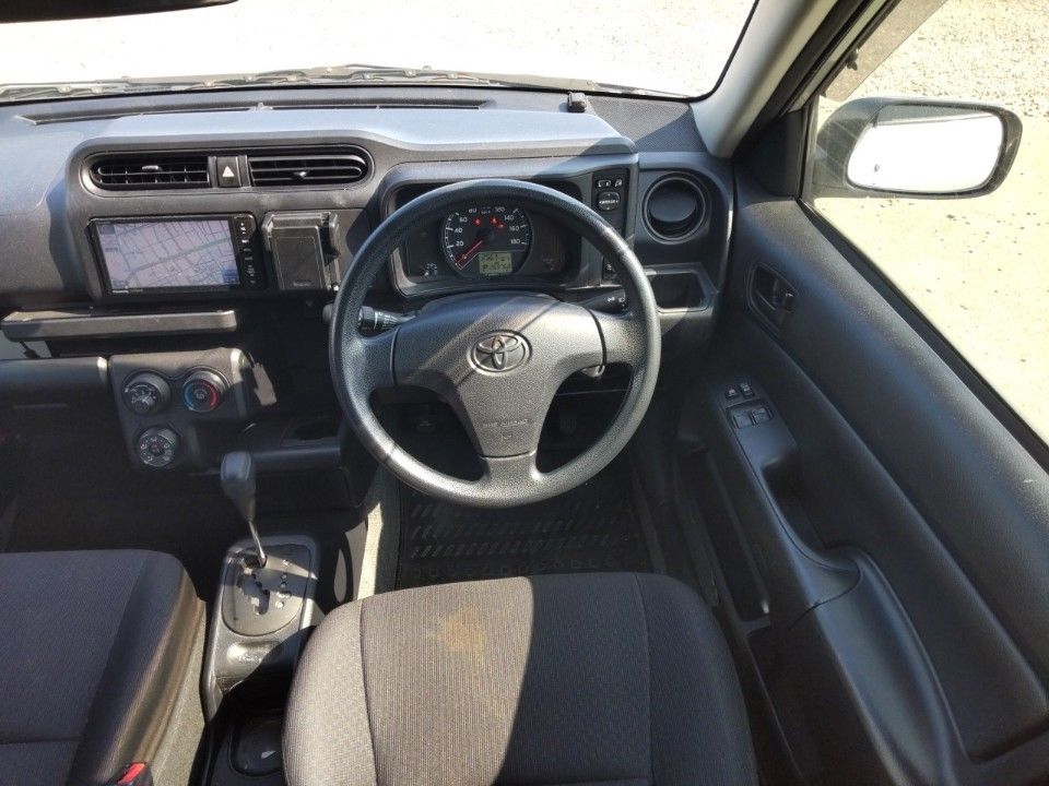 2016 Toyota Succeed auction photo 3