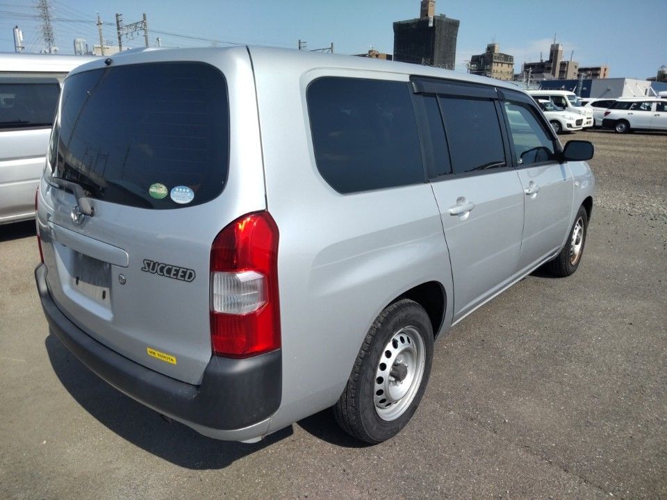 2016 Toyota Succeed auction photo 2