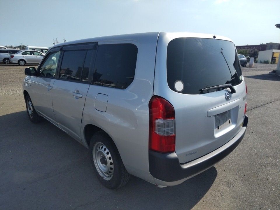2016 Toyota Succeed auction photo 6