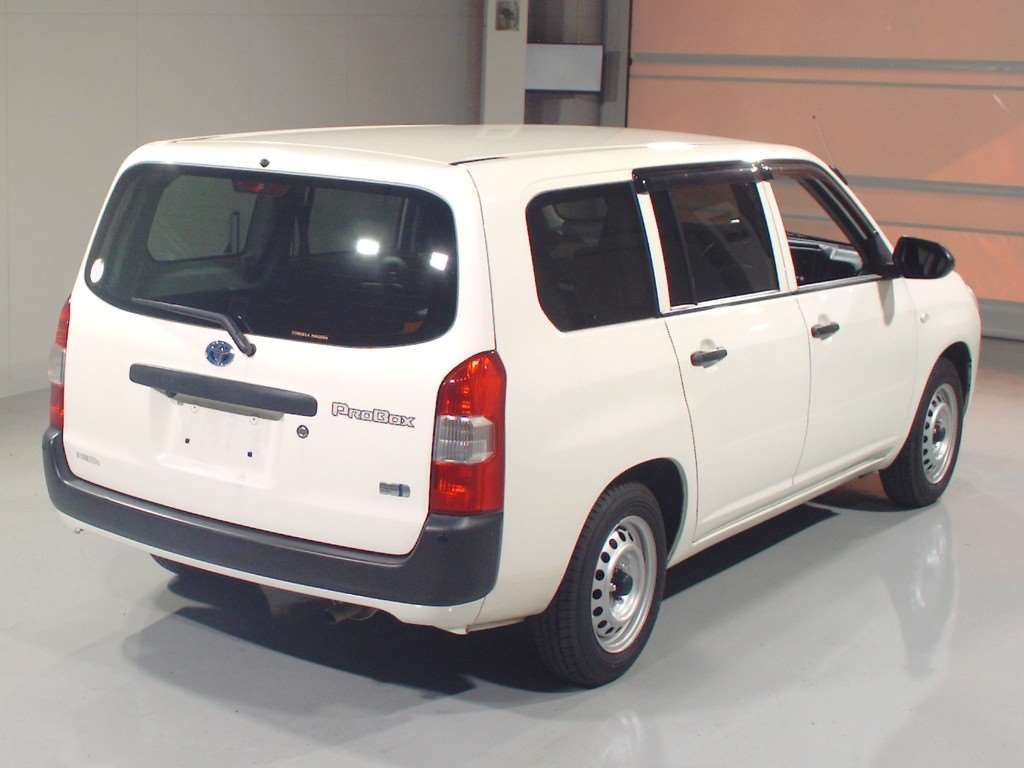 2022 Toyota Probox ハイブリッドGX auction photo 2