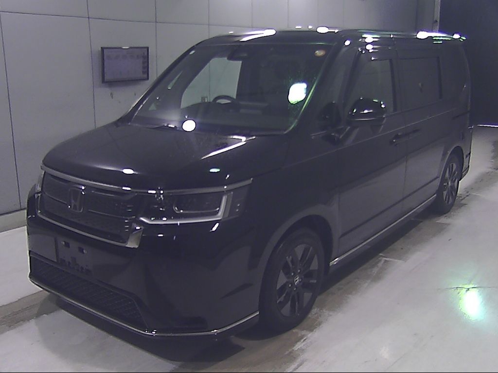 2023 Honda Stepwgn 7 people auction photo 4