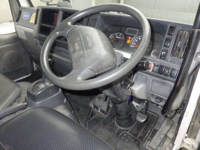 2013 Isuzu エルフT 3-ton dump truck, 3-person crew auction photo 3