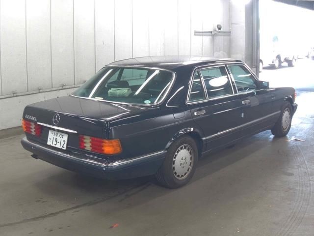 1991 Mercedes-Benz 560 SEL auction photo 3