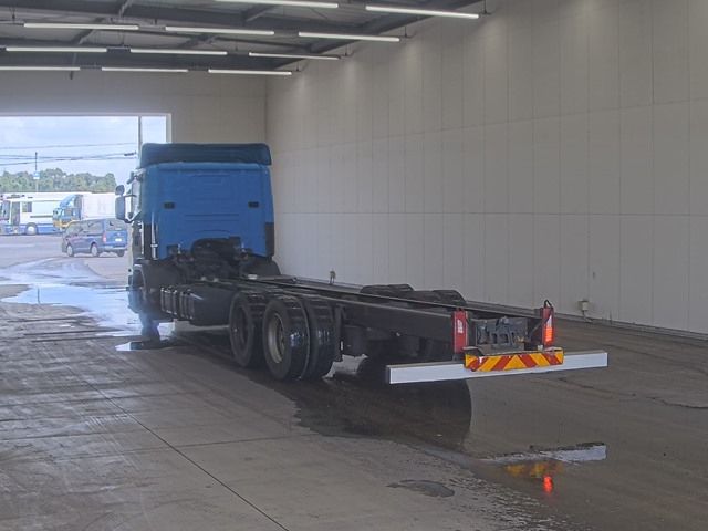 2017 Hino chassis auction photo 2