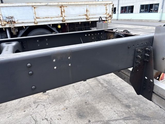 2017 Hino chassis auction photo 12