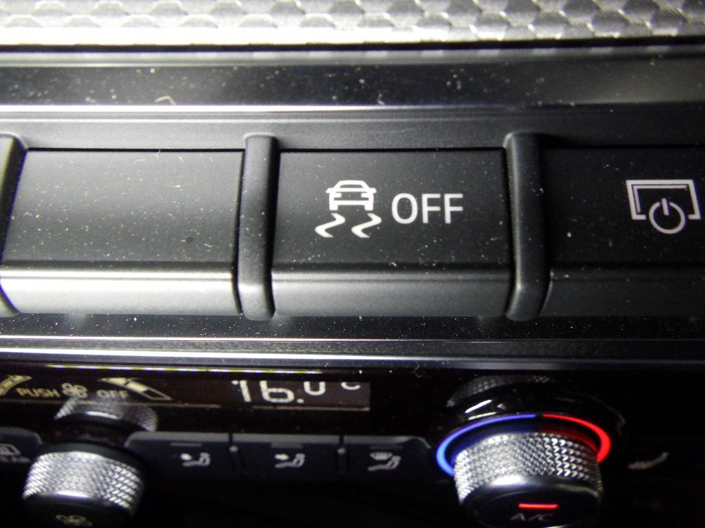 2024 Audi Q2 35 TFSI Advanced auction photo 8