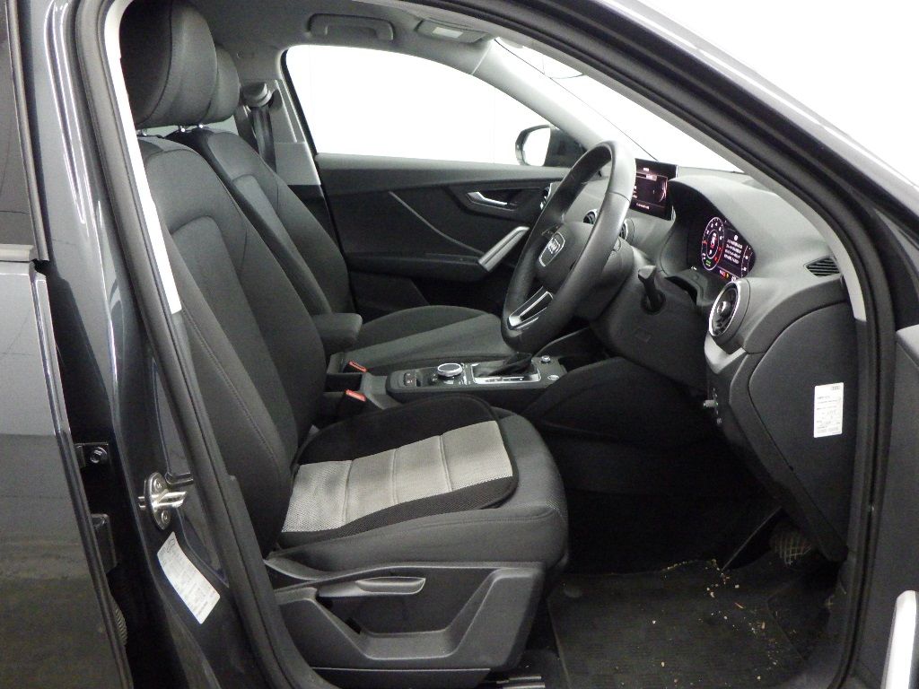 2024 Audi Q2 35 TFSI Advanced auction photo 6