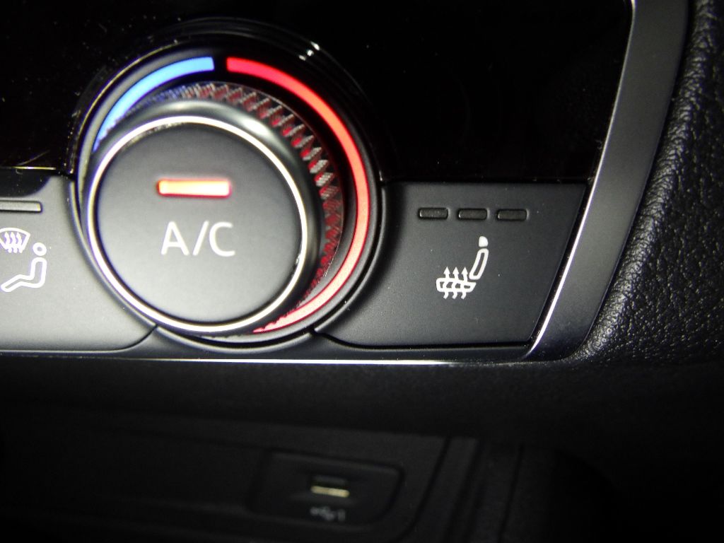2024 Audi Q2 35 TFSI Advanced auction photo 9