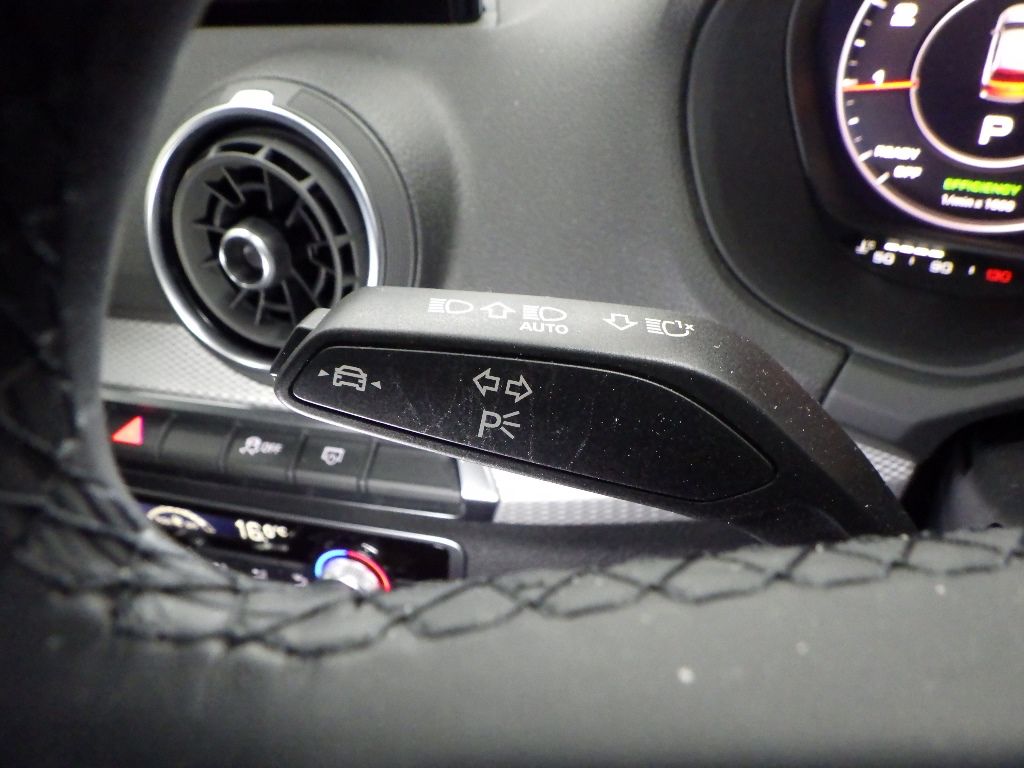 2024 Audi Q2 35 TFSI Advanced auction photo 10