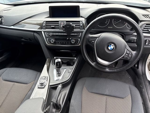 2012 BMW 3 Series 320I ラグジュアリー auction photo 4