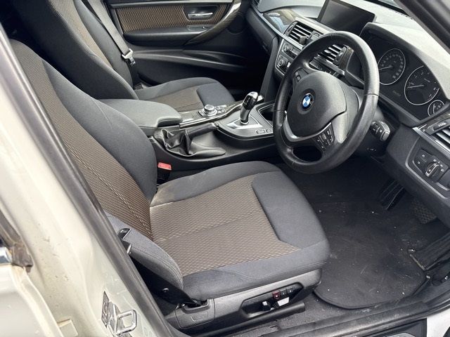 2012 BMW 3 Series 320I ラグジュアリー auction photo 8