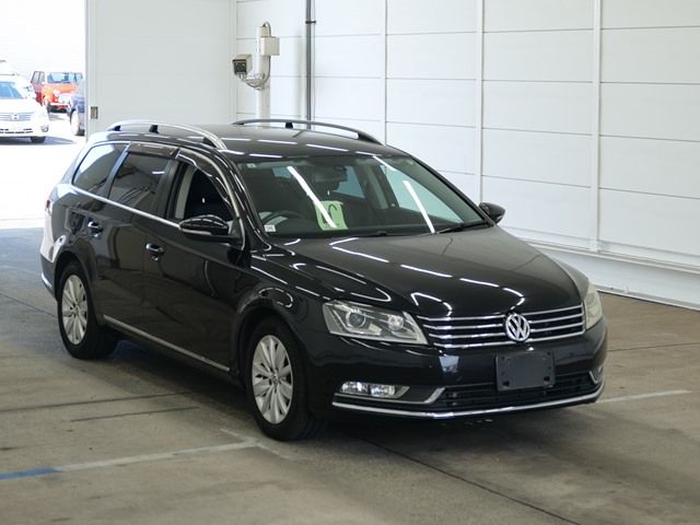 Japan Auction Vehicles 8 2011 Volkswagen VW パサート ワゴン TSI コンフォートライン auction photo