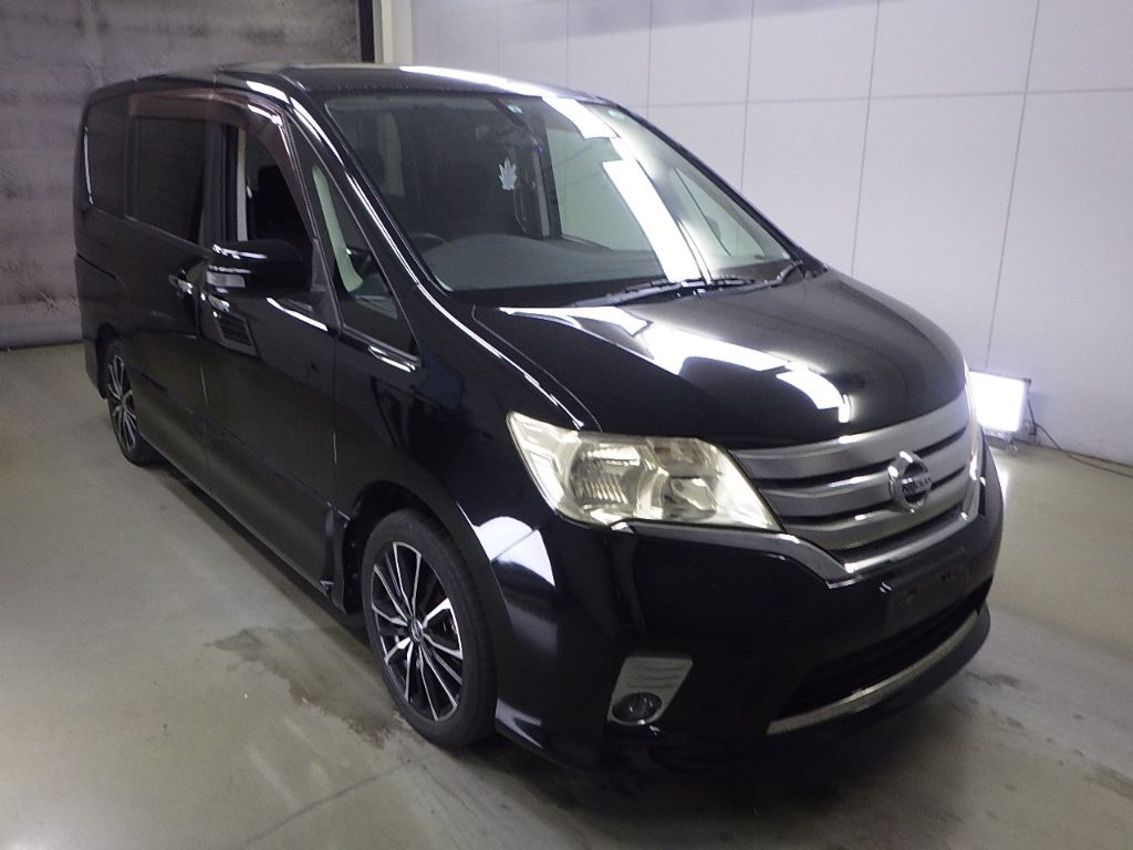 2011 Nissan Serena V Japan auction vehicle