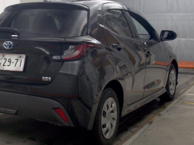 2021 Toyota Yaris Hybrid X auction photo 5