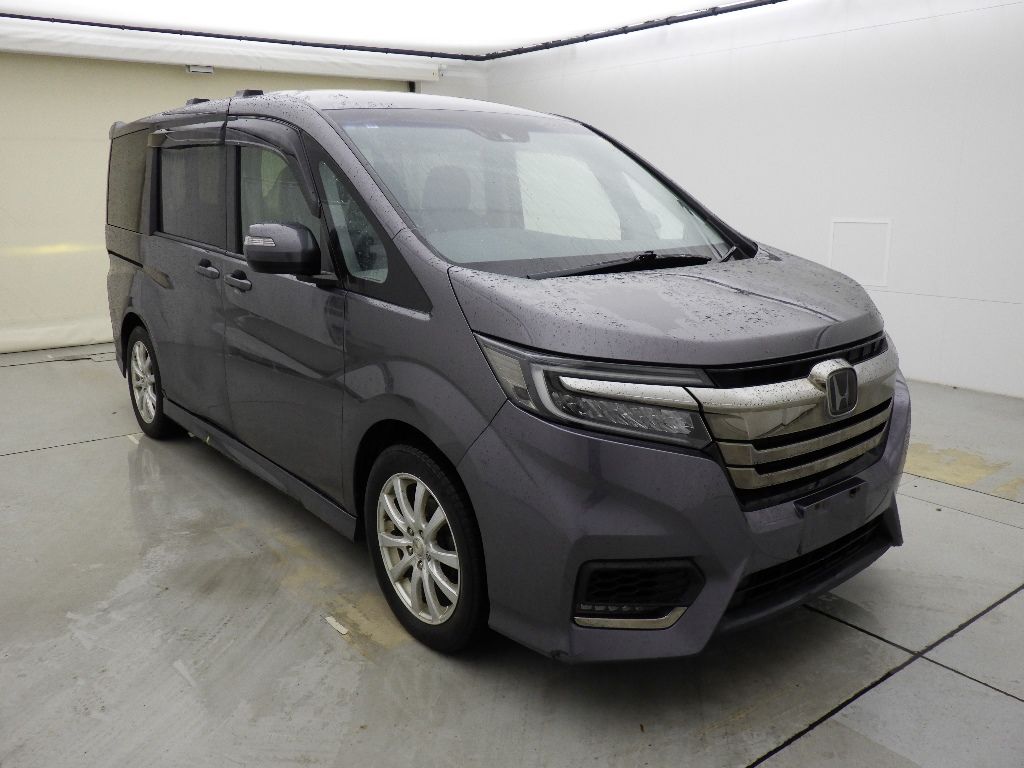 2017 Honda Stepwgn 4WD Honda 7 Japan auction vehicle