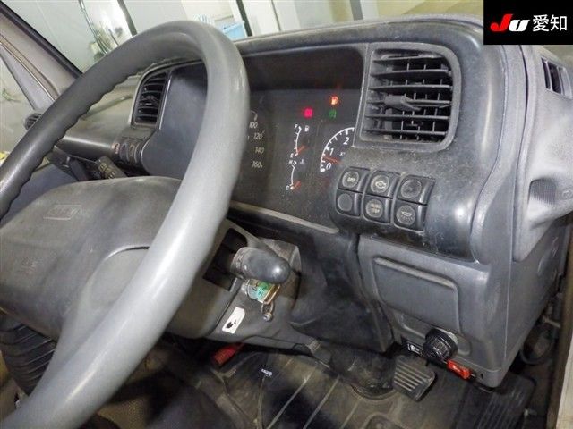 2005 Isuzu auction photo 5