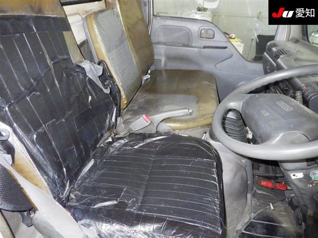 2005 Isuzu auction photo 6
