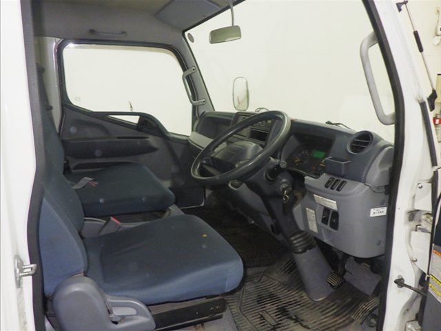 2016 Mitsubishi Fuso Canter Flatbed auction photo 5