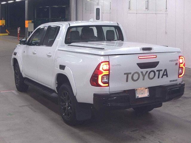 2024 Toyota Hilux Z GR Sport 4WD auction photo 2