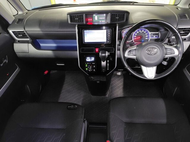 2017 Toyota Roomy カスタムG S auction photo 3