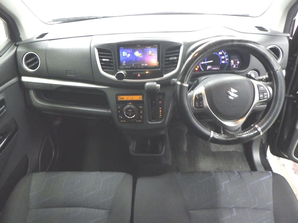 2015 Suzuki Wagon R スティングレーT auction photo 3