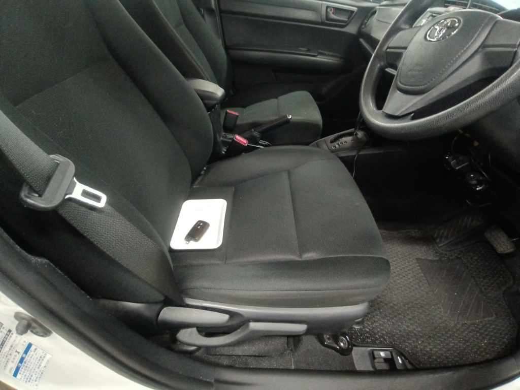 2021 Toyota Corolla Axio EX 4WD auction photo 10