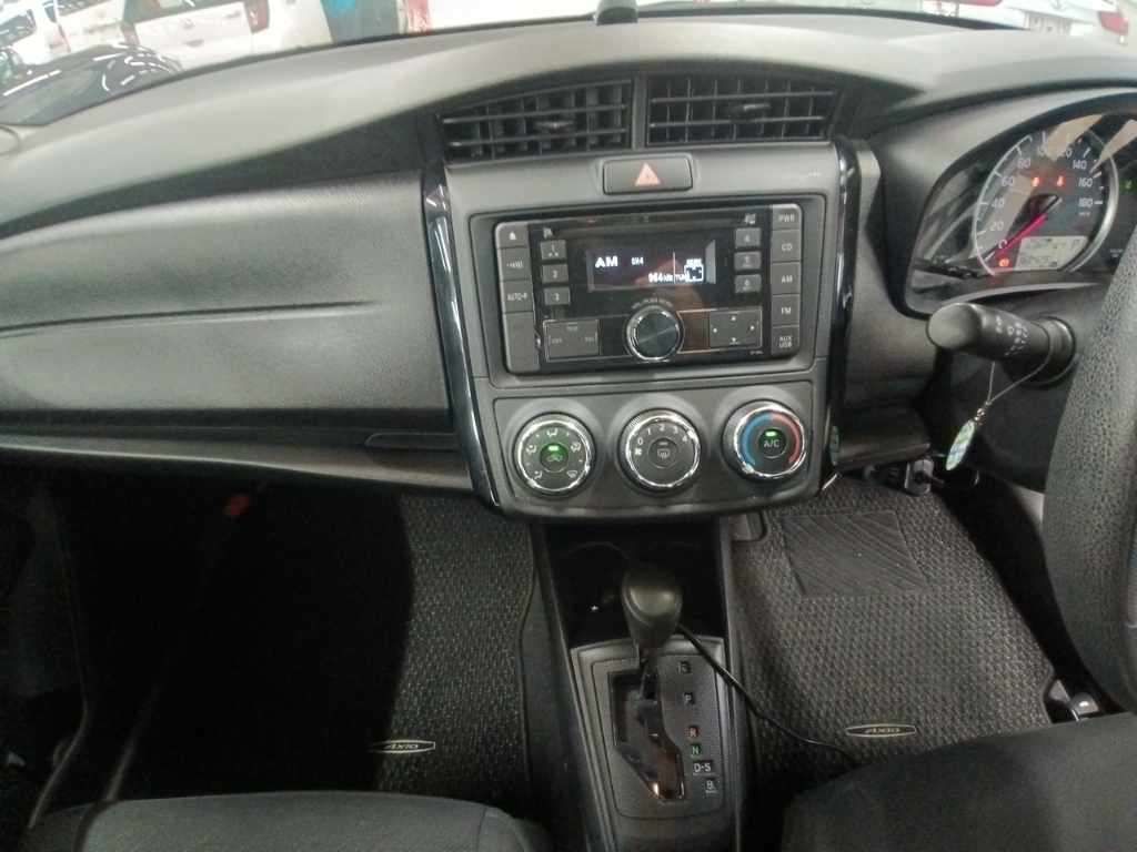2021 Toyota Corolla Axio EX 4WD auction photo 11