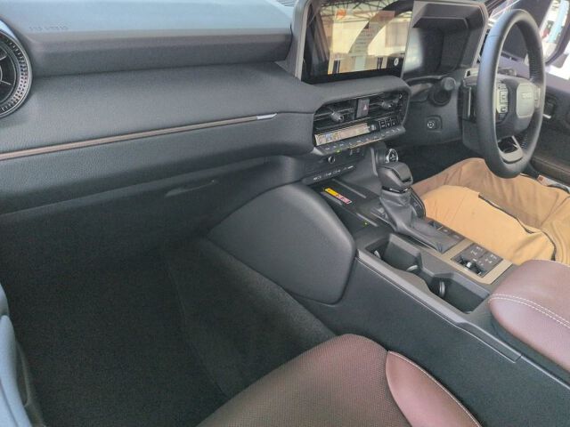 2025 Toyota Land Cruiser 250 ZX 4WD auction photo 3