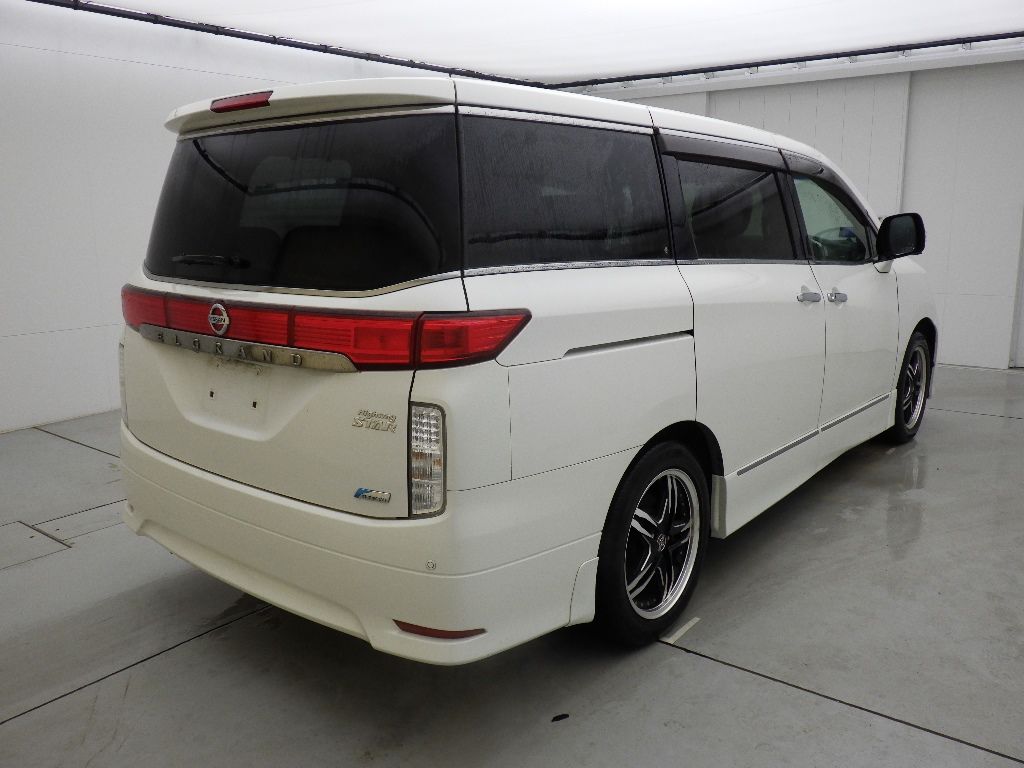 2011 Nissan Elgrand 4WD 250ハイウェイスター 7人 auction photo 2