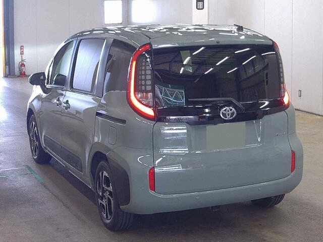 2026 Toyota Sienta ハイブリッドZ auction photo 2