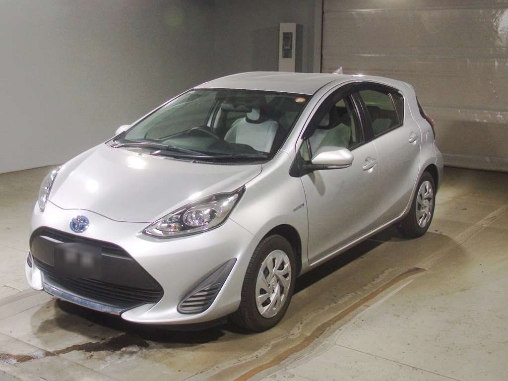 2020 Toyota Aqua L Japan auction vehicle