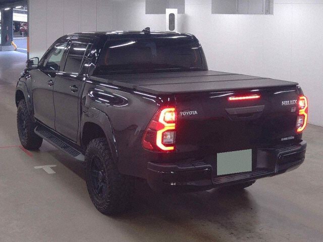2023 Toyota Hilux Z GR Sport 4WD auction photo 2