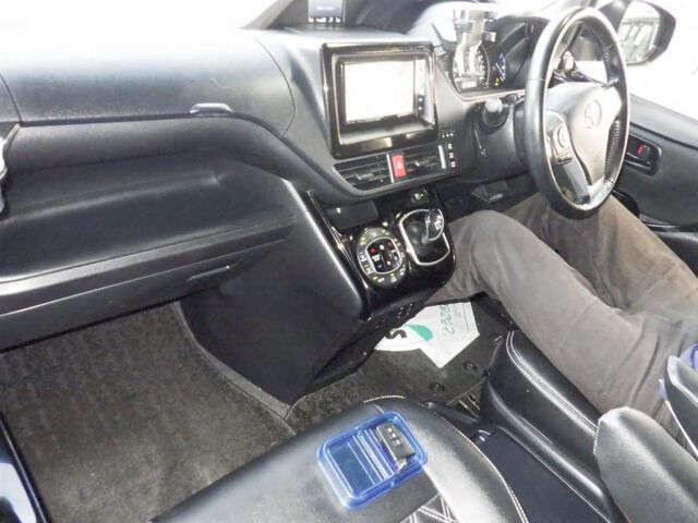 2019 Toyota Noah HV SI auction photo 3