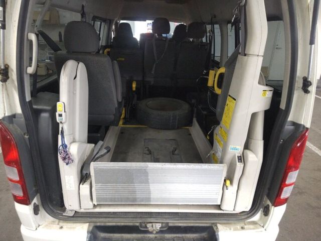 Toyota Hiace Long DX Welcab auction photo 3