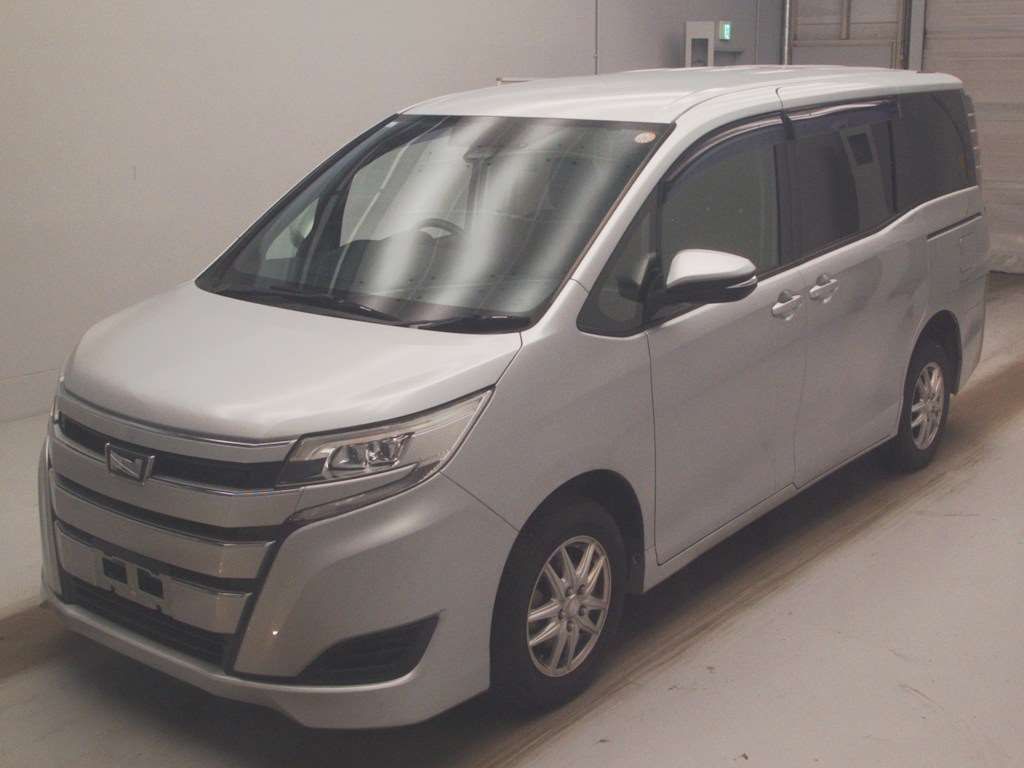 2017 Toyota Noah X 4WD Japan auction vehicle