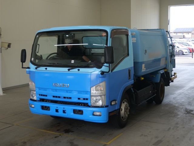 2013 Isuzu Elf Japan auction vehicle